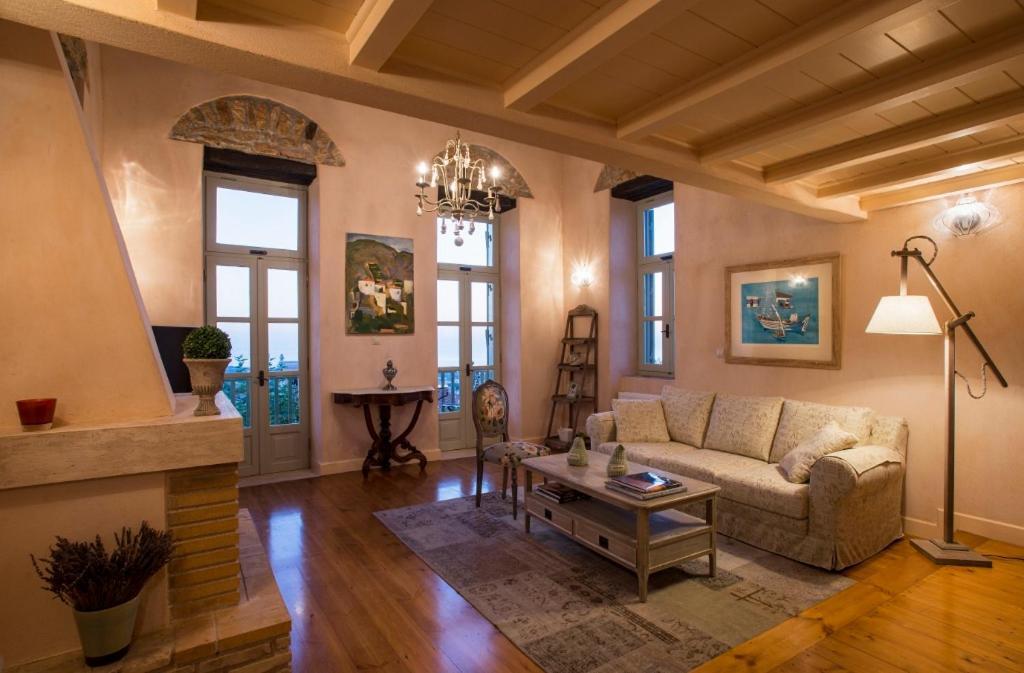 Kyparissia Old Town Lodge With Amazing Sea View Dış mekan fotoğraf